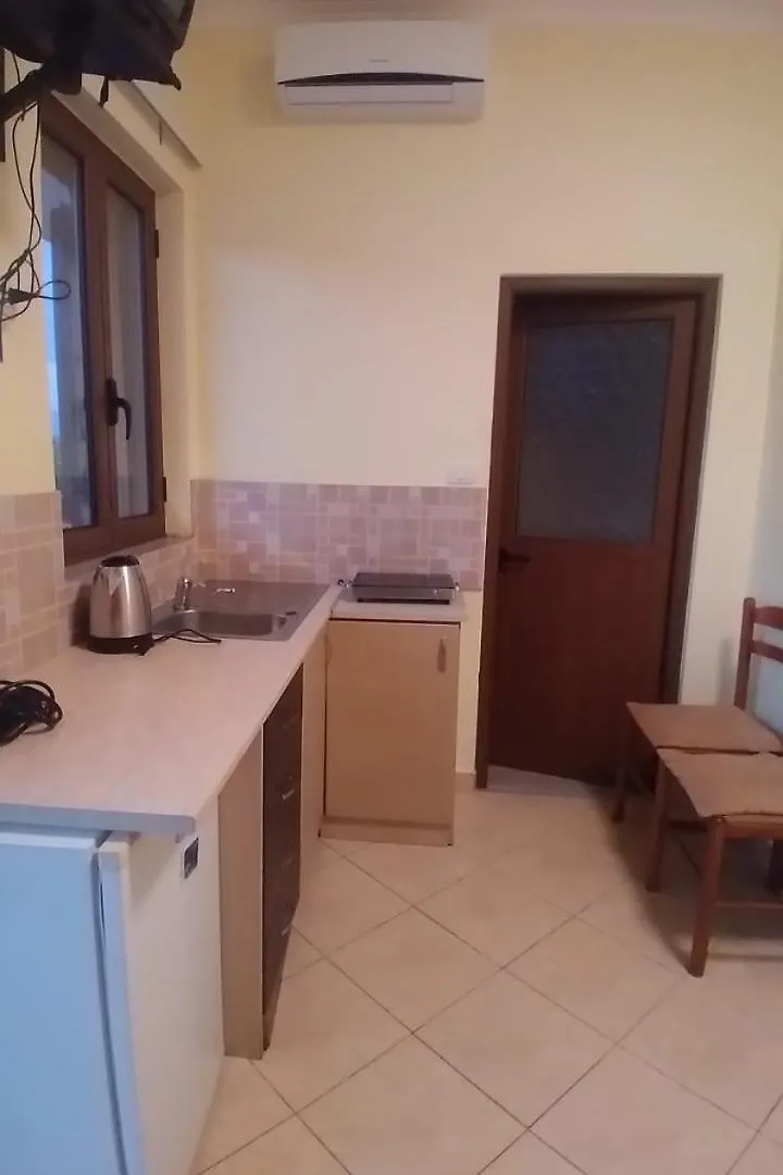 Jasmina Apartments クサミル